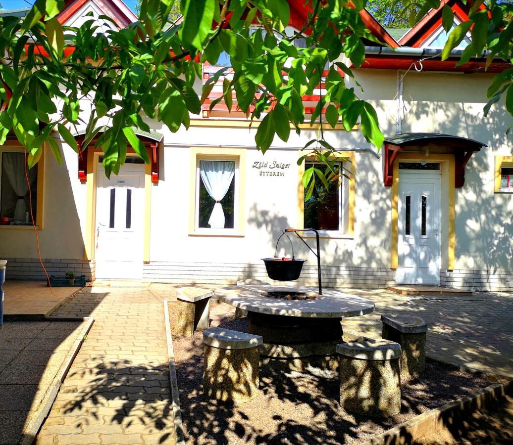 Zoeld Sziget Wellness Acomodação com café da manhã Egerszalók Exterior foto
